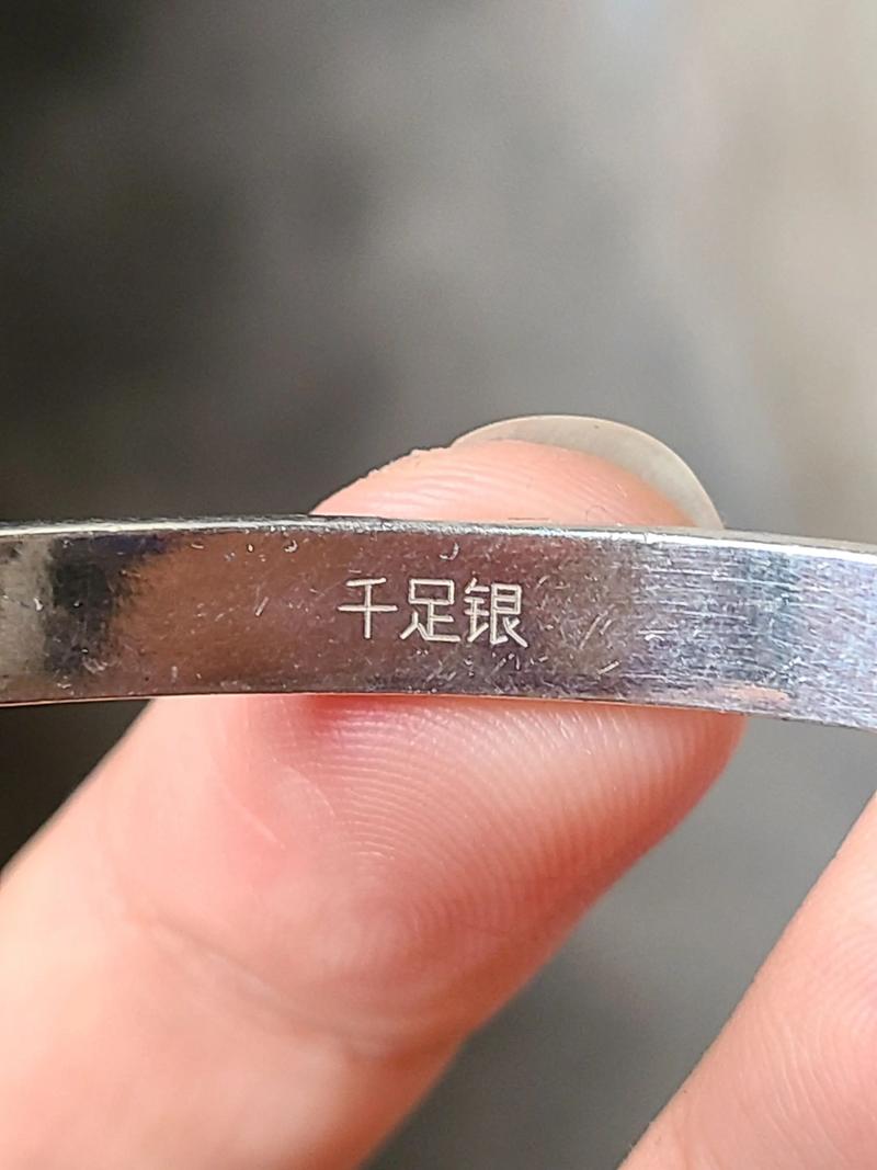 银耳环:美饰界的新生力量